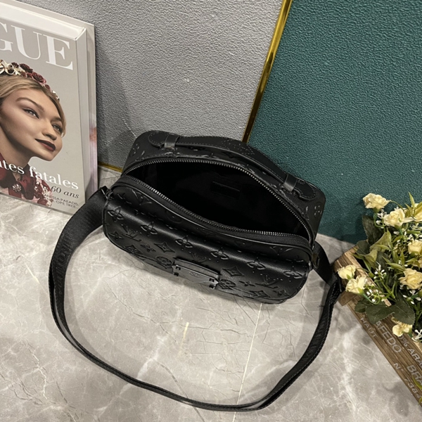 ルイヴィトンバッグ着用イメージ